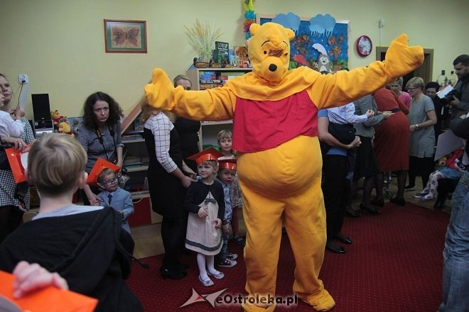 Pasowanie na „przedszkolaka” w Krainie Misiów [10.11.2015] - zdjęcie #9 - eOstroleka.pl