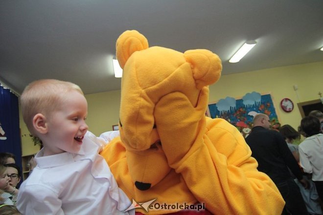 Pasowanie na „przedszkolaka” w Krainie Misiów [10.11.2015] - zdjęcie #7 - eOstroleka.pl