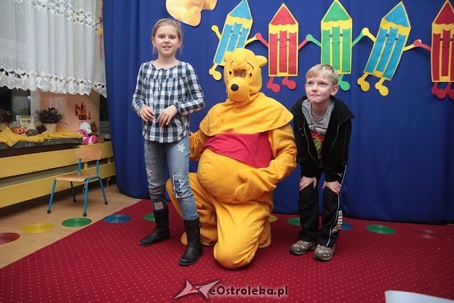 Pasowanie na „przedszkolaka” w Krainie Misiów [10.11.2015] - zdjęcie #5 - eOstroleka.pl
