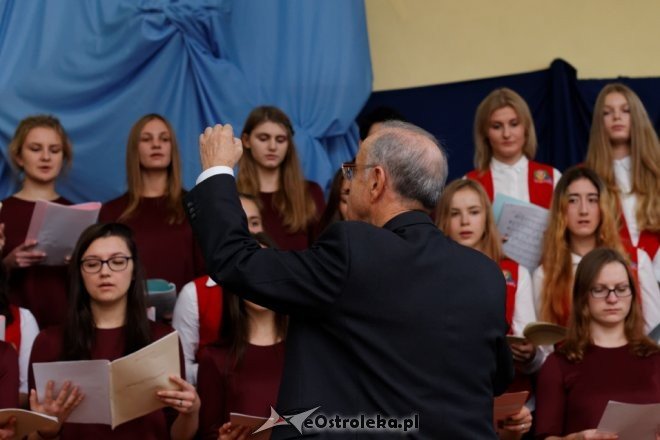 Apel z okazji Narodowego Święta Niepodległości w II LO w Ostrołęce [10.11.2015] - zdjęcie #10 - eOstroleka.pl