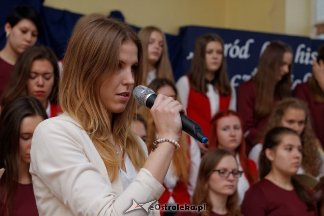 Apel z okazji Narodowego Święta Niepodległości w II LO w Ostrołęce [10.11.2015] - zdjęcie #30 - eOstroleka.pl