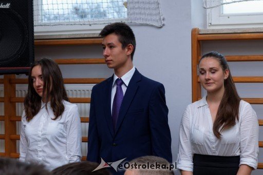 Apel z okazji Narodowego Święta Niepodległości w II LO w Ostrołęce [10.11.2015] - zdjęcie #14 - eOstroleka.pl