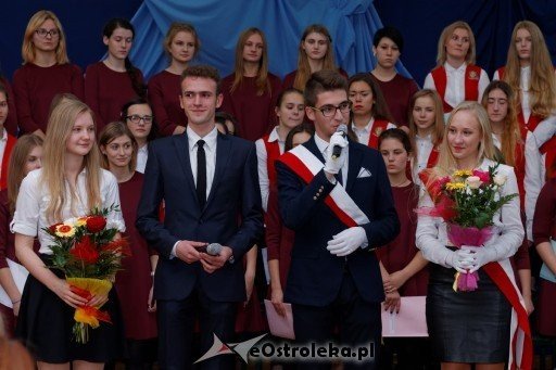 Apel z okazji Narodowego Święta Niepodległości w II LO w Ostrołęce [10.11.2015] - zdjęcie #32 - eOstroleka.pl