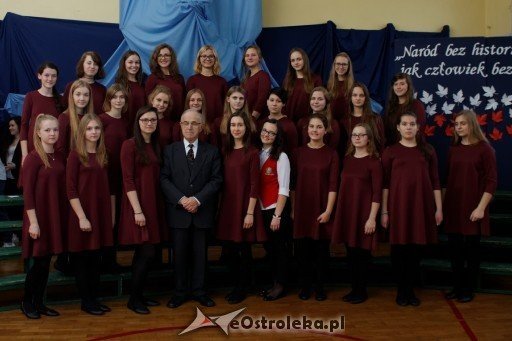 Apel z okazji Narodowego Święta Niepodległości w II LO w Ostrołęce [10.11.2015] - zdjęcie #36 - eOstroleka.pl
