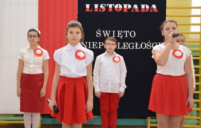 Święta Niepodległości w Szkole Podstawowej nr 2 [10.11.2015] - zdjęcie #25 - eOstroleka.pl