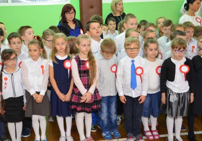 Święta Niepodległości w Szkole Podstawowej nr 2 [10.11.2015] - zdjęcie #9 - eOstroleka.pl
