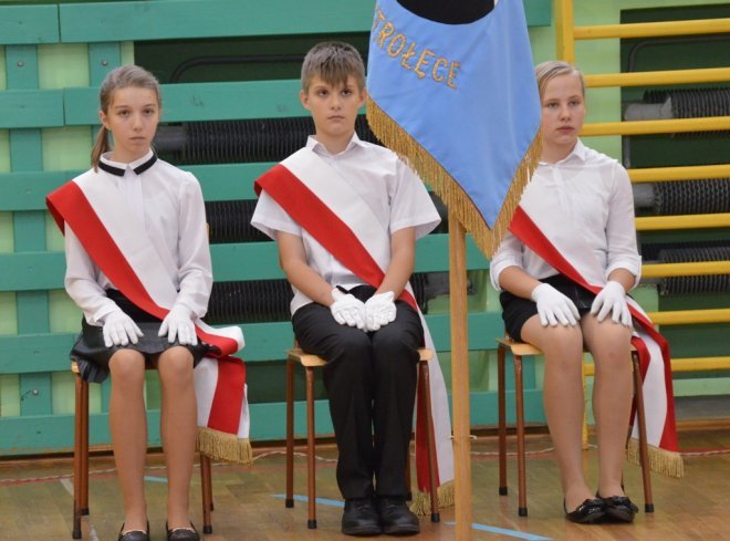 Święta Niepodległości w Szkole Podstawowej nr 2 [10.11.2015] - zdjęcie #24 - eOstroleka.pl