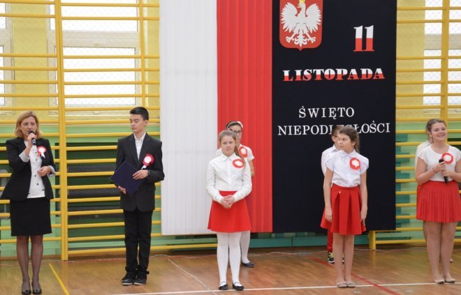 Święta Niepodległości w Szkole Podstawowej nr 2 [10.11.2015] - zdjęcie #27 - eOstroleka.pl