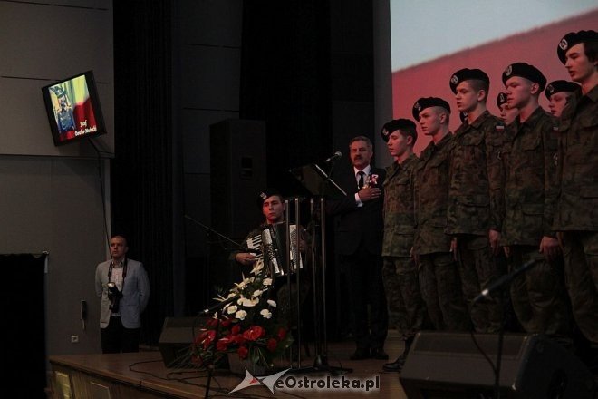 Miejskie obchody Narodowego Święta Niepodległości w Ostrołęce [11.11.2015] - zdjęcie #117 - eOstroleka.pl