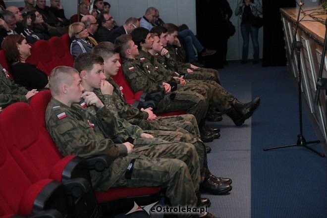 Miejskie obchody Narodowego Święta Niepodległości w Ostrołęce [11.11.2015] - zdjęcie #80 - eOstroleka.pl