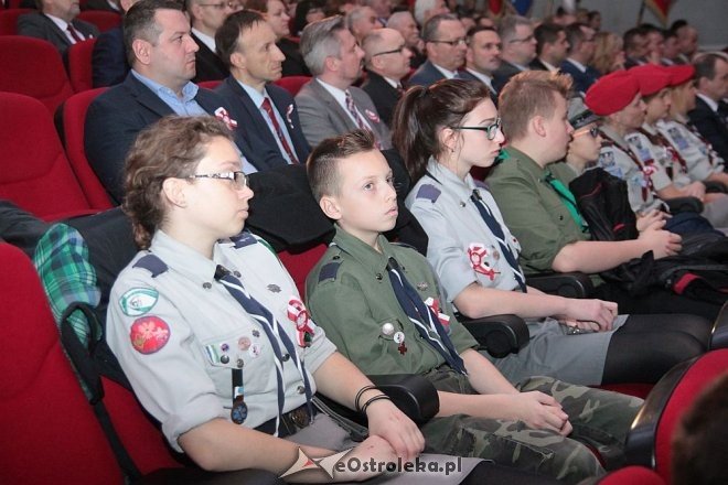 Miejskie obchody Narodowego Święta Niepodległości w Ostrołęce [11.11.2015] - zdjęcie #78 - eOstroleka.pl