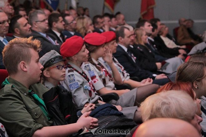 Miejskie obchody Narodowego Święta Niepodległości w Ostrołęce [11.11.2015] - zdjęcie #77 - eOstroleka.pl