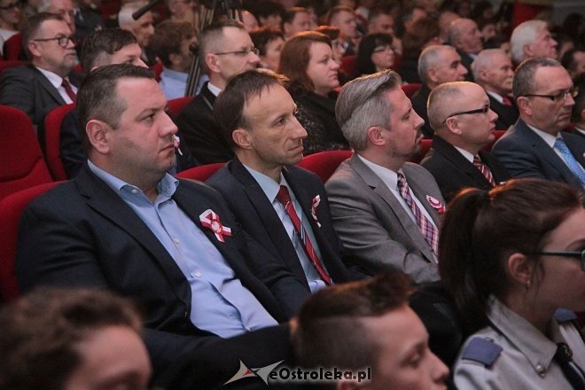 Miejskie obchody Narodowego Święta Niepodległości w Ostrołęce [11.11.2015] - zdjęcie #76 - eOstroleka.pl