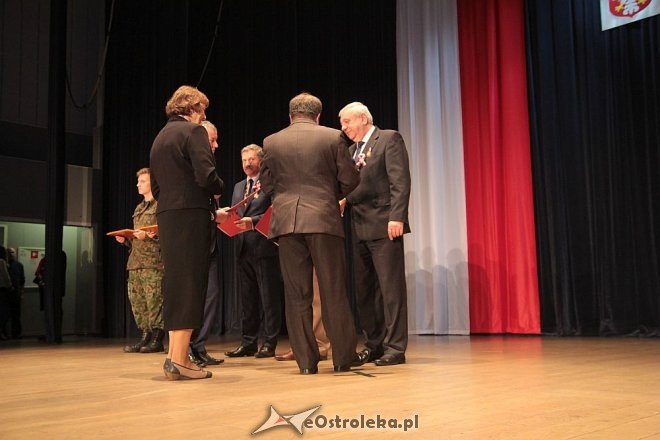 Miejskie obchody Narodowego Święta Niepodległości w Ostrołęce [11.11.2015] - zdjęcie #6 - eOstroleka.pl