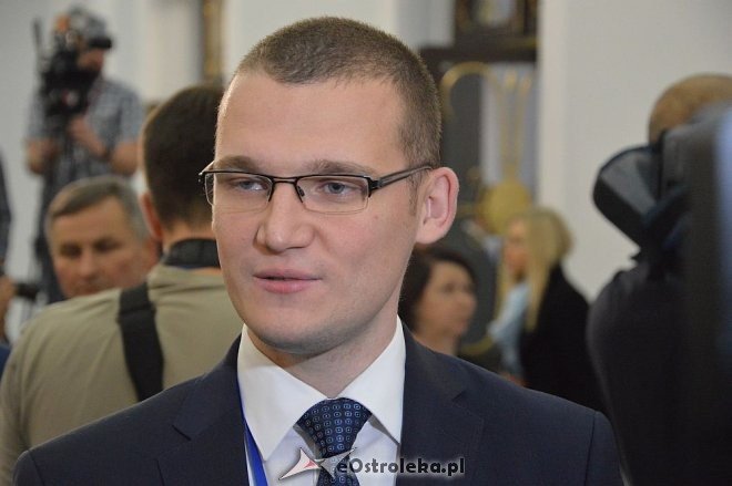 Posłowie VIII kadencji złożyli ślubowanie. Marek Kuchciński marszałkiem [12.11.2015] - zdjęcie #290 - eOstroleka.pl