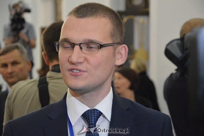 Posłowie VIII kadencji złożyli ślubowanie. Marek Kuchciński marszałkiem [12.11.2015] - zdjęcie #289 - eOstroleka.pl
