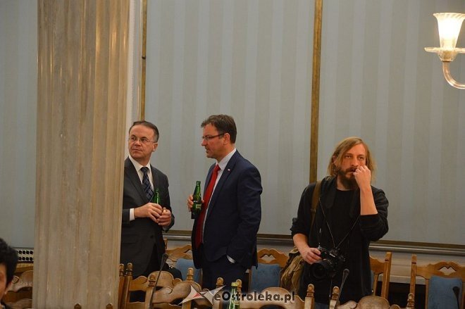 Posłowie VIII kadencji złożyli ślubowanie. Marek Kuchciński marszałkiem [12.11.2015] - zdjęcie #13 - eOstroleka.pl