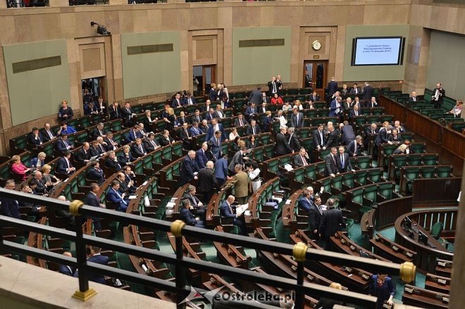 Posłowie VIII kadencji złożyli ślubowanie. Marek Kuchciński marszałkiem [12.11.2015] - zdjęcie #28 - eOstroleka.pl