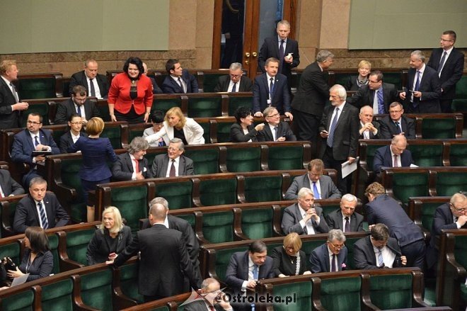 Posłowie VIII kadencji złożyli ślubowanie. Marek Kuchciński marszałkiem [12.11.2015] - zdjęcie #263 - eOstroleka.pl