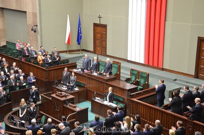 Posłowie VIII kadencji złożyli ślubowanie. Marek Kuchciński marszałkiem [12.11.2015] - zdjęcie #48 - eOstroleka.pl