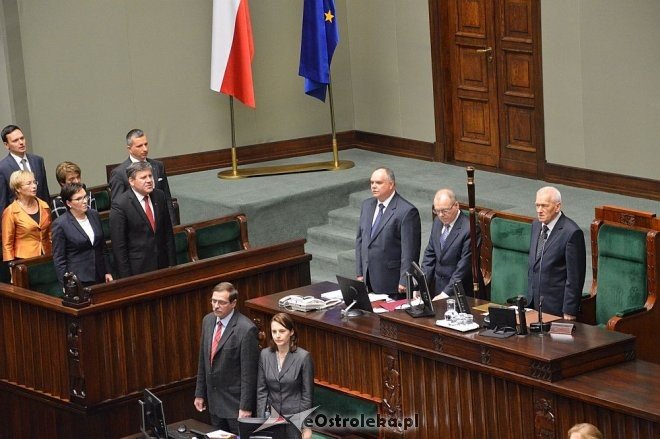 Posłowie VIII kadencji złożyli ślubowanie. Marek Kuchciński marszałkiem [12.11.2015] - zdjęcie #50 - eOstroleka.pl