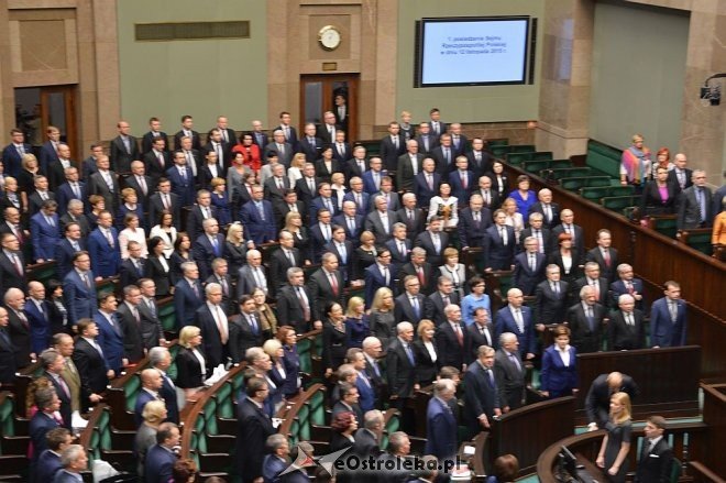 Posłowie VIII kadencji złożyli ślubowanie. Marek Kuchciński marszałkiem [12.11.2015] - zdjęcie #52 - eOstroleka.pl