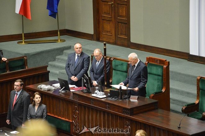 Posłowie VIII kadencji złożyli ślubowanie. Marek Kuchciński marszałkiem [12.11.2015] - zdjęcie #63 - eOstroleka.pl