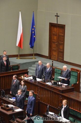 Posłowie VIII kadencji złożyli ślubowanie. Marek Kuchciński marszałkiem [12.11.2015] - zdjęcie #119 - eOstroleka.pl