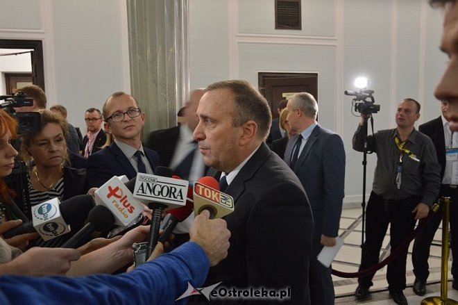 Posłowie VIII kadencji złożyli ślubowanie. Marek Kuchciński marszałkiem [12.11.2015] - zdjęcie #68 - eOstroleka.pl