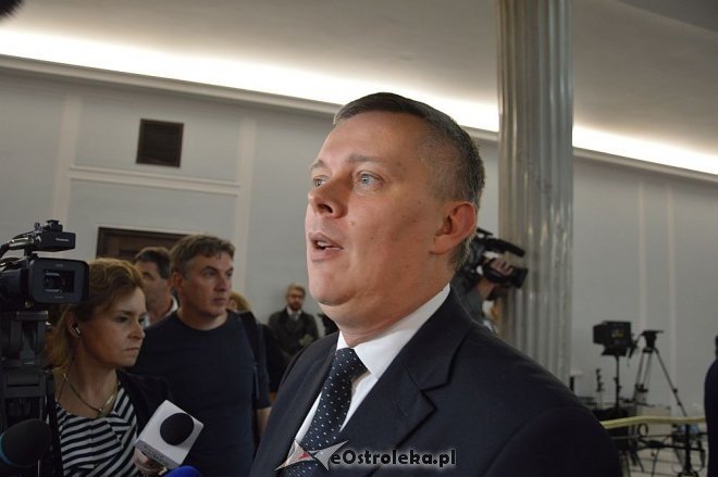 Posłowie VIII kadencji złożyli ślubowanie. Marek Kuchciński marszałkiem [12.11.2015] - zdjęcie #62 - eOstroleka.pl