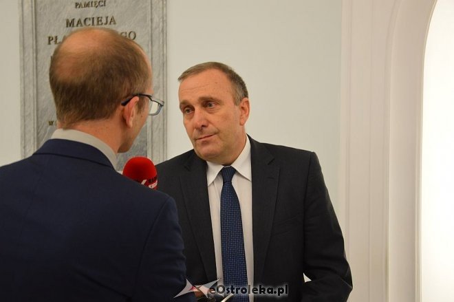 Posłowie VIII kadencji złożyli ślubowanie. Marek Kuchciński marszałkiem [12.11.2015] - zdjęcie #60 - eOstroleka.pl