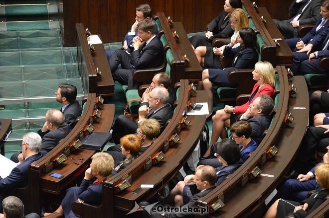 Posłowie VIII kadencji złożyli ślubowanie. Marek Kuchciński marszałkiem [12.11.2015] - zdjęcie #108 - eOstroleka.pl