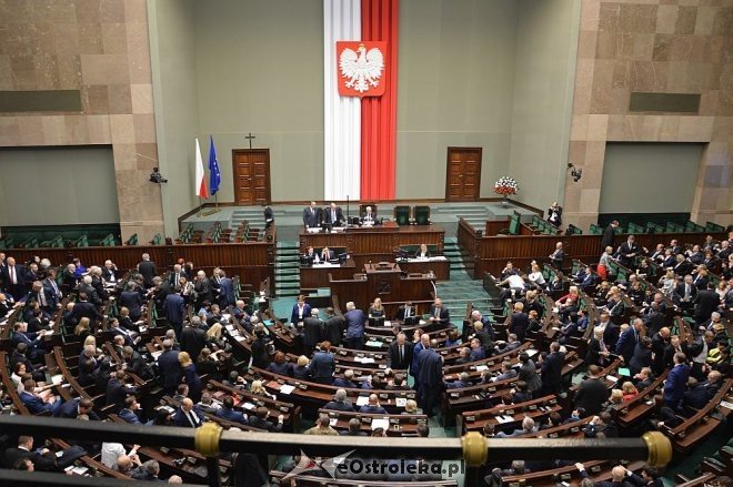 Posłowie VIII kadencji złożyli ślubowanie. Marek Kuchciński marszałkiem [12.11.2015] - zdjęcie #153 - eOstroleka.pl