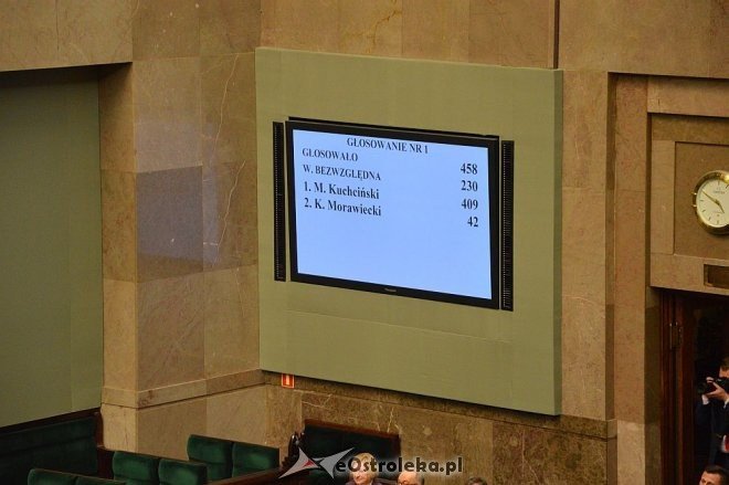 Posłowie VIII kadencji złożyli ślubowanie. Marek Kuchciński marszałkiem [12.11.2015] - zdjęcie #75 - eOstroleka.pl