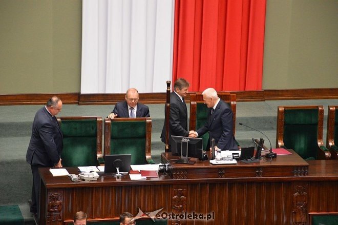 Posłowie VIII kadencji złożyli ślubowanie. Marek Kuchciński marszałkiem [12.11.2015] - zdjęcie #63 - eOstroleka.pl