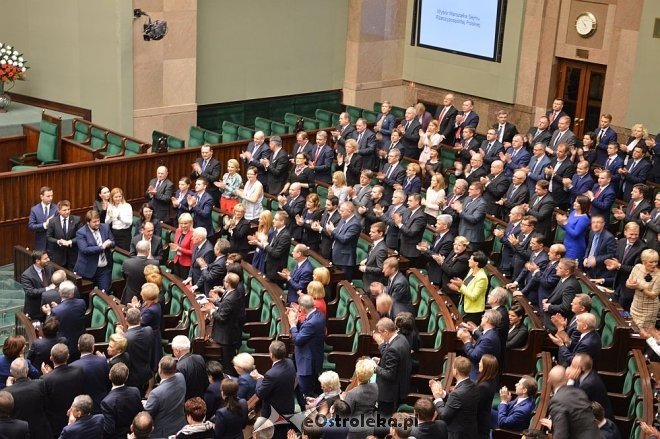 Posłowie VIII kadencji złożyli ślubowanie. Marek Kuchciński marszałkiem [12.11.2015] - zdjęcie #53 - eOstroleka.pl