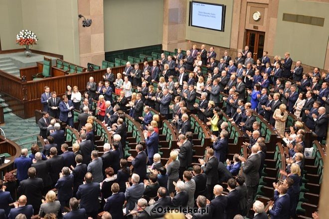 Posłowie VIII kadencji złożyli ślubowanie. Marek Kuchciński marszałkiem [12.11.2015] - zdjęcie #52 - eOstroleka.pl