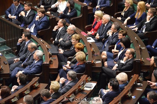 Posłowie VIII kadencji złożyli ślubowanie. Marek Kuchciński marszałkiem [12.11.2015] - zdjęcie #45 - eOstroleka.pl