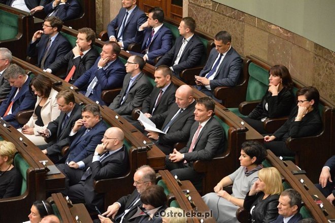 Posłowie VIII kadencji złożyli ślubowanie. Marek Kuchciński marszałkiem [12.11.2015] - zdjęcie #42 - eOstroleka.pl