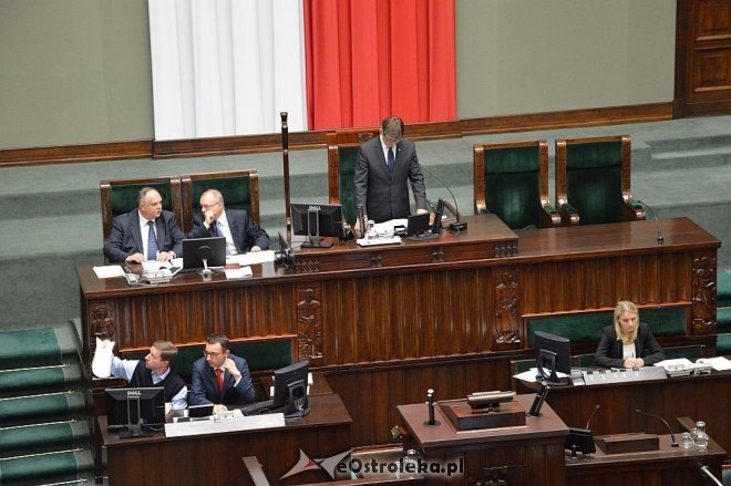 Posłowie VIII kadencji złożyli ślubowanie. Marek Kuchciński marszałkiem [12.11.2015] - zdjęcie #28 - eOstroleka.pl