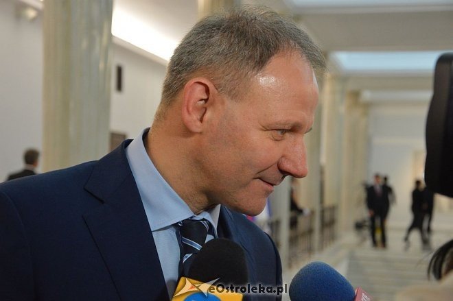 Posłowie VIII kadencji złożyli ślubowanie. Marek Kuchciński marszałkiem [12.11.2015] - zdjęcie #9 - eOstroleka.pl