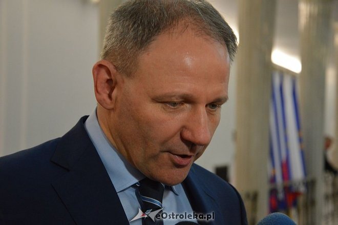 Posłowie VIII kadencji złożyli ślubowanie. Marek Kuchciński marszałkiem [12.11.2015] - zdjęcie #6 - eOstroleka.pl