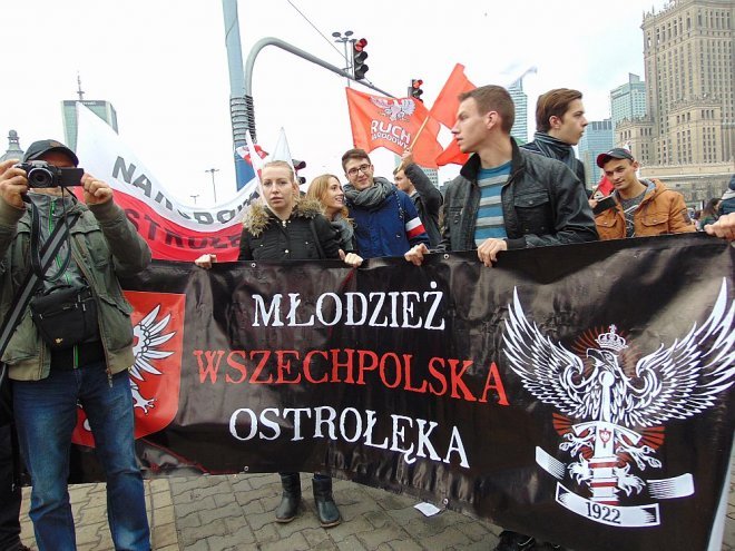 Ostrołęccy narodowcy na Marszu Niepodległości [11.11.2015] - zdjęcie #3 - eOstroleka.pl