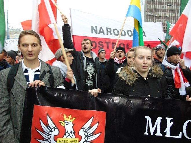 Ostrołęccy narodowcy na Marszu Niepodległości [11.11.2015] - zdjęcie #4 - eOstroleka.pl
