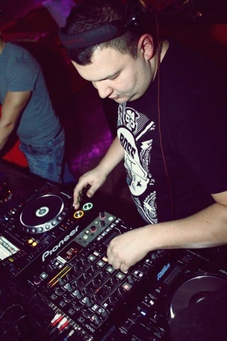 Noc Klubowiczów w Ibiza Zalesie z DJ-ami z Arena Team [10.11.2015] - zdjęcie #1 - eOstroleka.pl