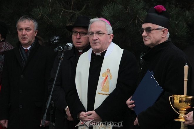 Odsłonięcie tablicy upamiętniającej dzień patrona Ostrołęki, św. Jana Pawła II [15.11.2015] - zdjęcie #13 - eOstroleka.pl