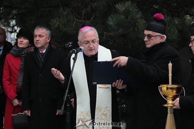 Odsłonięcie tablicy upamiętniającej dzień patrona Ostrołęki, św. Jana Pawła II [15.11.2015] - zdjęcie #21 - eOstroleka.pl