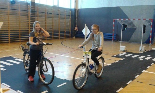 Mobilne miasteczko rowerowe w ostrołęckiej „dziesiątce” [16.11.2015] - zdjęcie #85 - eOstroleka.pl