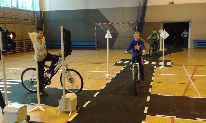 Mobilne miasteczko rowerowe w ostrołęckiej „dziesiątce” [16.11.2015] - zdjęcie #79 - eOstroleka.pl