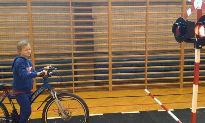 Mobilne miasteczko rowerowe w ostrołęckiej „dziesiątce” [16.11.2015] - zdjęcie #77 - eOstroleka.pl